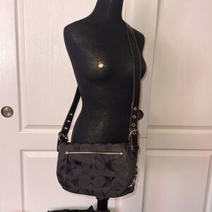 COACH Signature Shoulder Bag F15068 Black Canvas/Leather Shoulder Purse